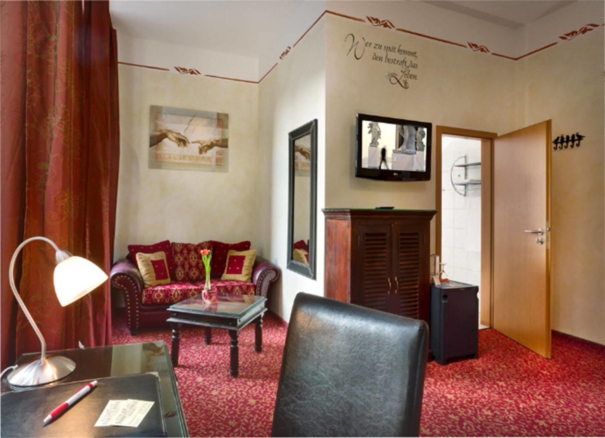 Hotel Sarotti-höfe 3*