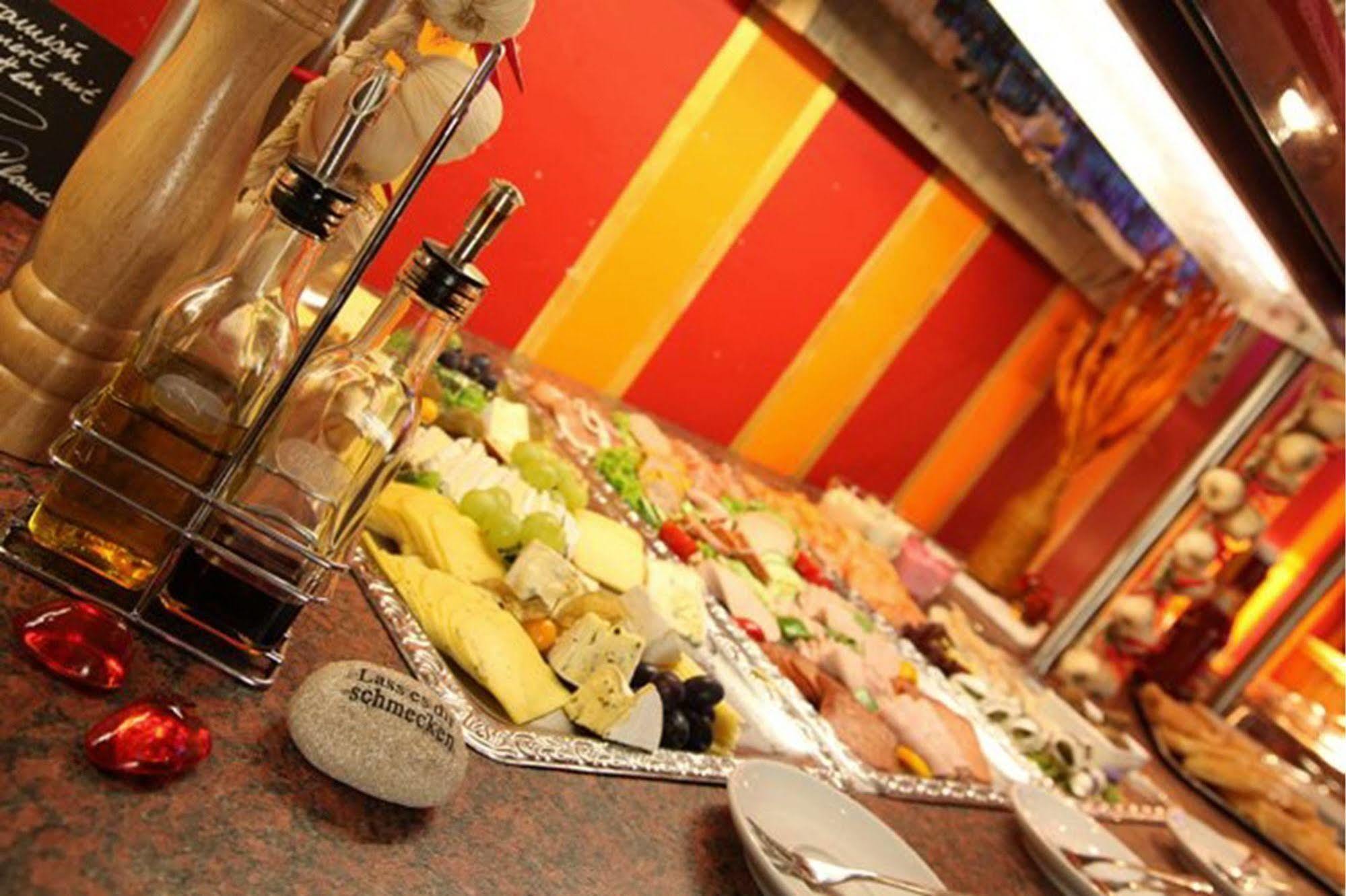 Sarotti-höfe Hotel